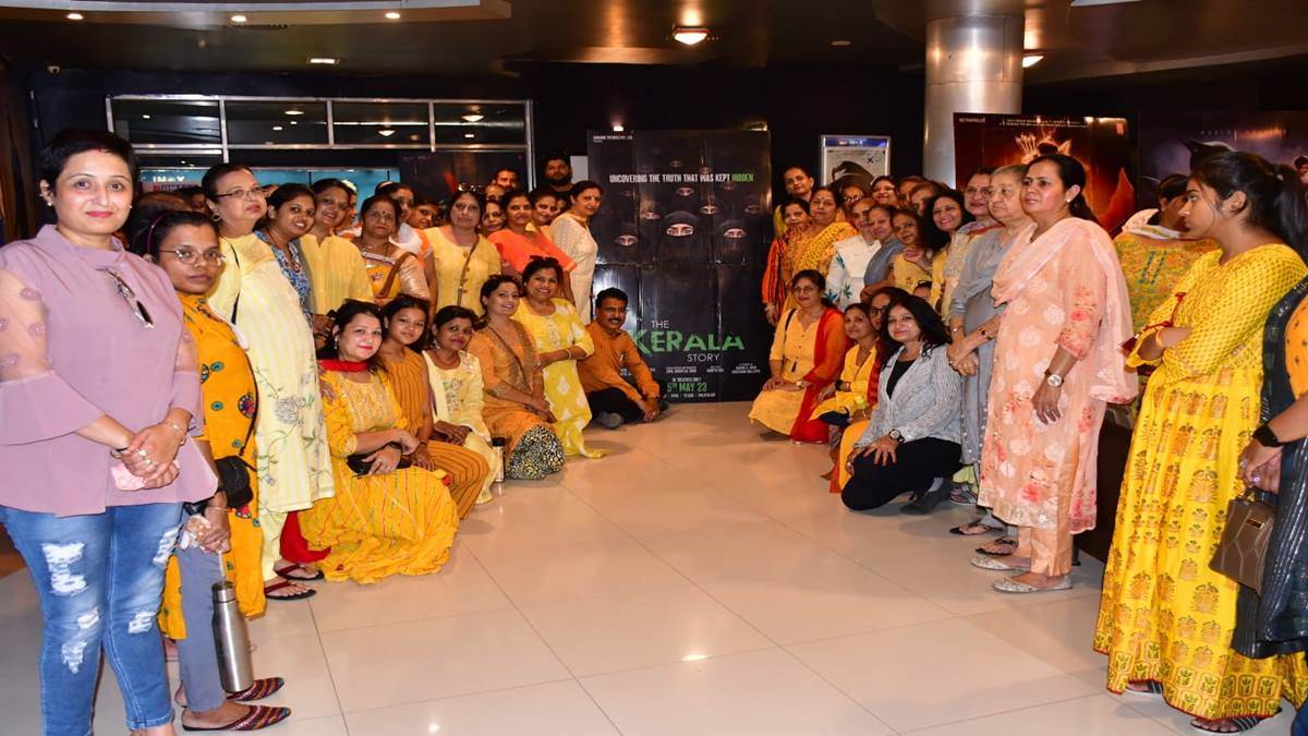 Indore News: हिंदू संस्कृति मंच की महिलाओं और युवतियों को षडयंत्र से बचने के लिए पहल