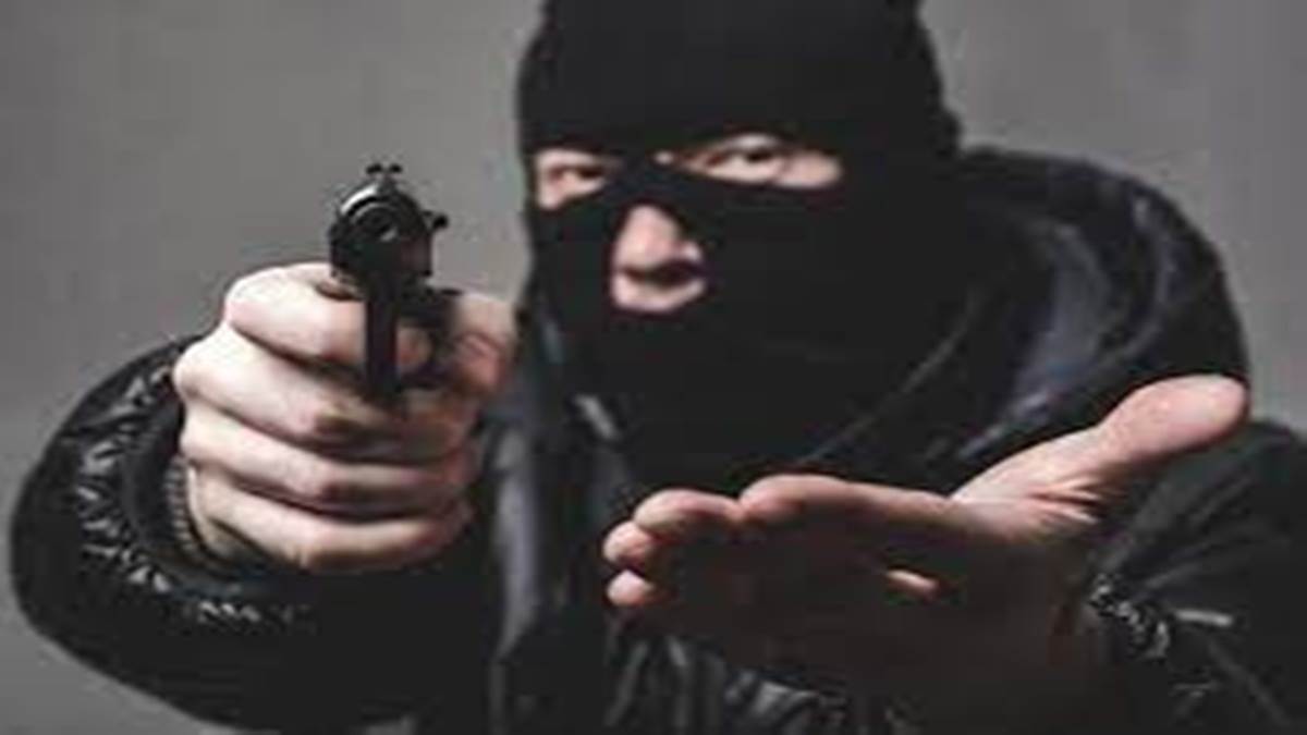 Robbers in Gwalior: शहर में आ धमके लुटेरे, तीन दिन में तीन लूट, महिला और बुजुर्ग टारगेट पर