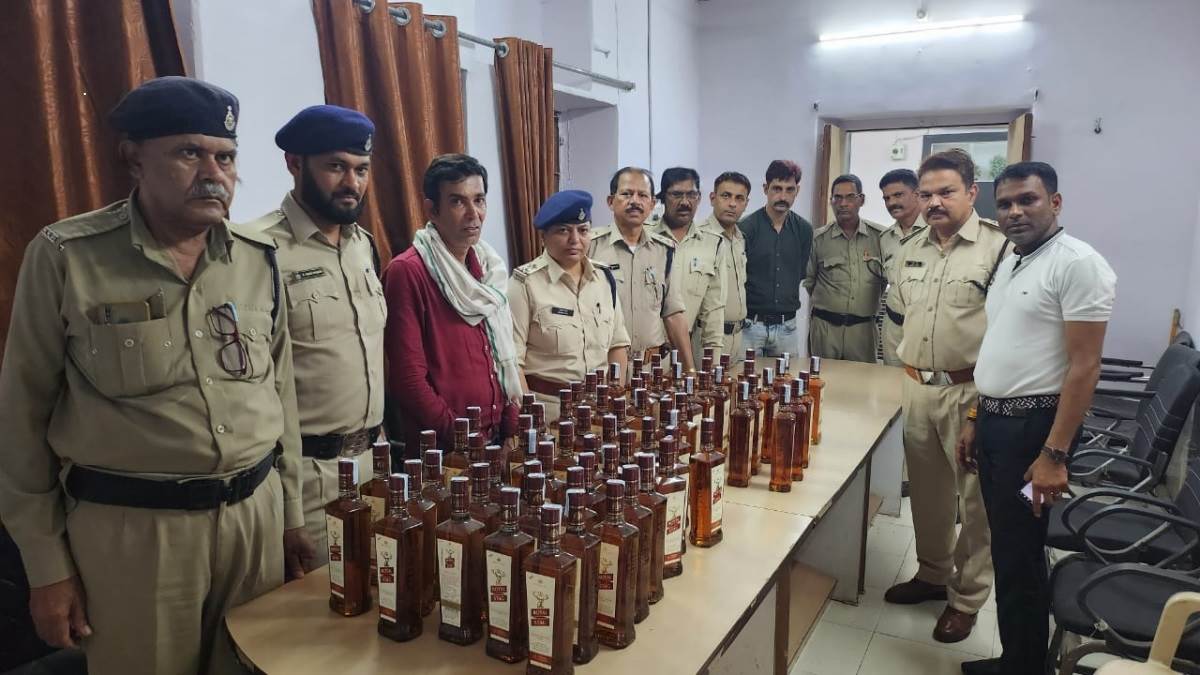 Bhopal News: होटल एवं बार में खपाने ले जा रहा था अवैध शराब, आबकारी ने दबोचा