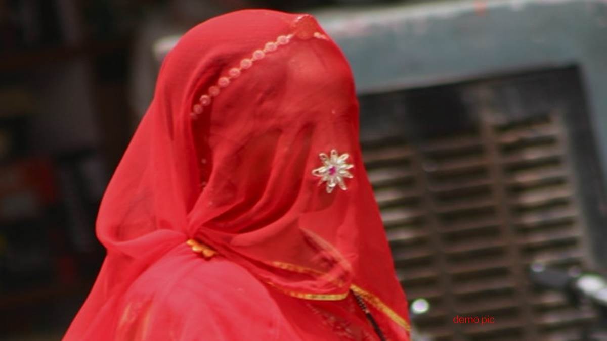 Gwalior News:  महिला की शिकायत- जेठानी बनाती है दबाव- बौद्ध धर्म कुबूल करो, पति करता है मारपीट