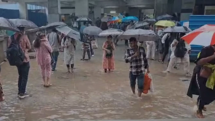 Monsoon Rain Alert: मुंबई पानी-पानी… 25 साल बाद इतनी जल्दी आया मानसून, मई में बारिश का 107 साल का रिकॉर्ड टूटा