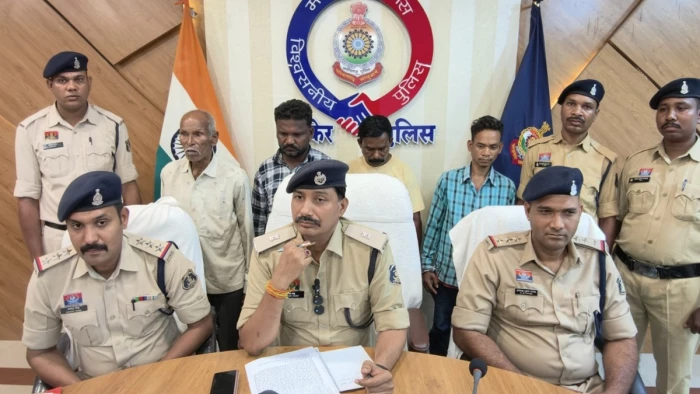 राजफाश : आठ माह बाद चार गिरफ्तार, 10 हजार रुपये व दो पौवा शराब देकर कराई थी हत्या
