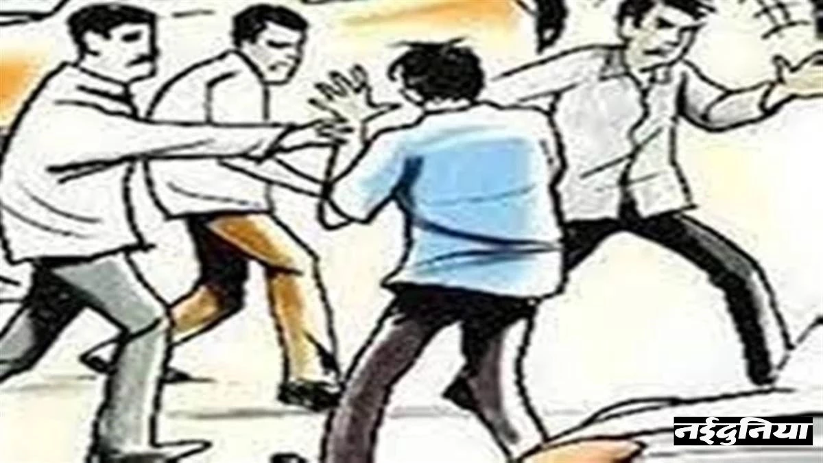 खून के बदले खून...हत्या का बदला लेने के लिए अपरोपियों के परिजन पर किया हमला, पुलिस को भी नहीं छोड़ा