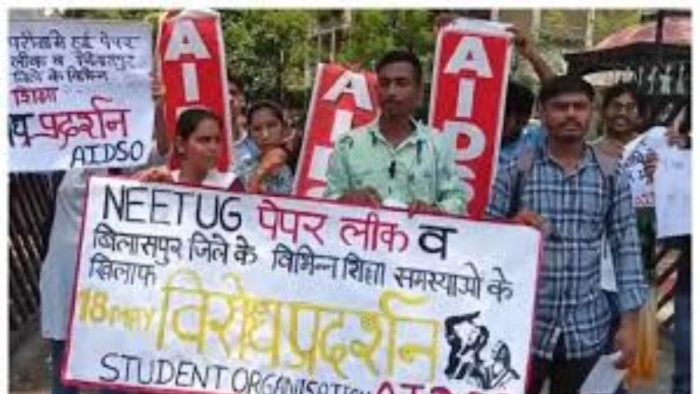 शिक्षा व्यवस्था में गड़बड़ी के खिलाफ ‘छात्रों की गूंज’, इंदौर में कांग्रेस ने शुरू किया अभियान, कलेक्ट्रेट का घेराव, दिल्ली कूच करेंगे विद्यार्थी
