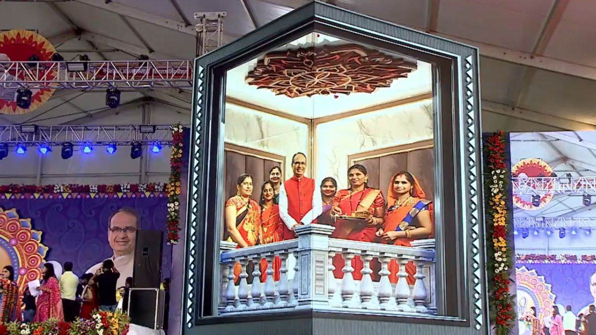 Live: सीएम शिवराज ने कहा- सरकारी पदों पर भी 35 प्रतिशत नियुक्तियां महिलाओं की होगी