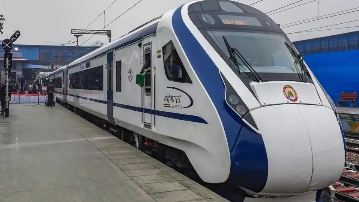 Vande Bharat Route: बदल गया लखनऊ जाने वाली वंदे भारत का रूट, जानें किन स्टेशनों पर होगा ठहराव