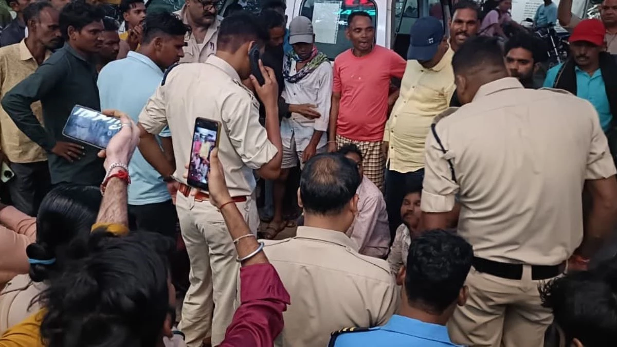 CG Road Accident: अस्पताल में भर्ती मासूम बेटी को देखने जा रहे पिता को कार ने मारी टक्कर, मौत