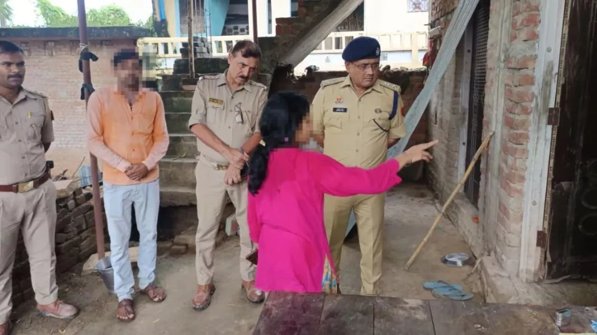 UP Crime: कलयुगी बेटे ने सोते पिता को उतारा मौत के घाट, फावड़े से दिया घटना को अंजाम