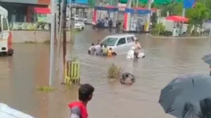 Weather Update: दिल्ली-एनसीआर में आज झमाझम बरसेंगे बादल, IMD ने 23 राज्यों के लिए जारी की चेतावनी