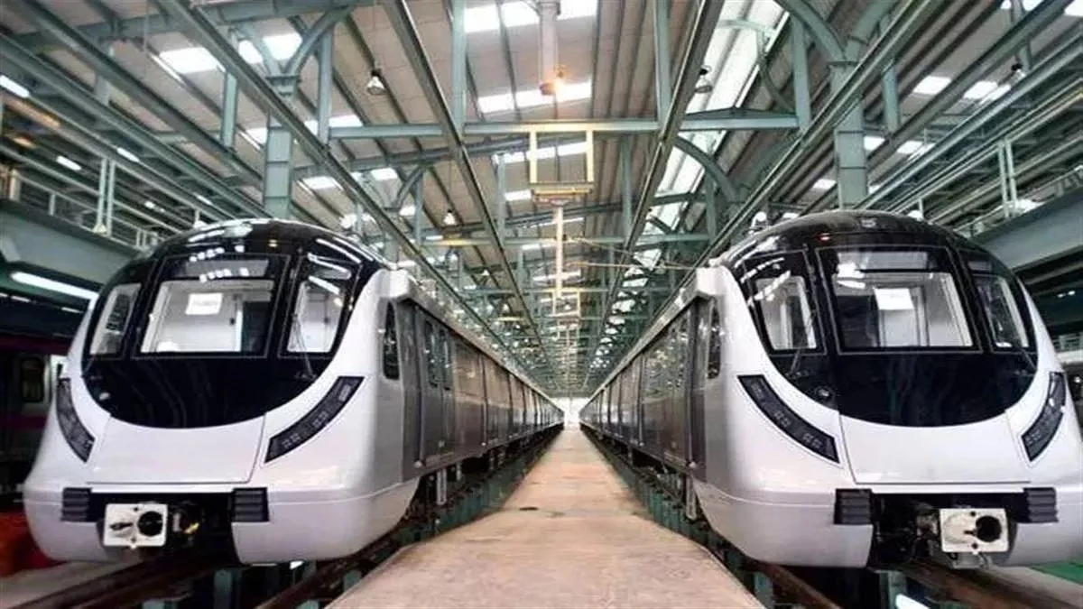 Bhopal Metro: मेट्रो रेल सुरक्षा आयुक्त ट्रेन में सवार होकर 80 किमी की रफ्तार से पहुंचे एम्स स्टेशन