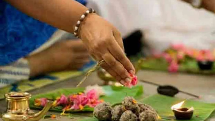 पितृ पक्ष में किया जाता है तर्पण, पिंडदान, पंचबलि कर्म, ब्राह्मण भोज, खीर, वस्त्र आदि का दान