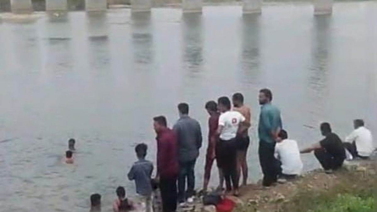 सीहोर की पार्वती नदी में पोकलेन से बने गड्ढे में डूबा युवक,गणेश विसर्जन के दौरान हादसा; सर्च ऑपरेशन जारी