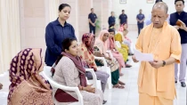 सीएम योगी का अफसरों को जमीन कब्जे के मामलों में कठोर कानूनी कार्रवाई करने का निर्देश