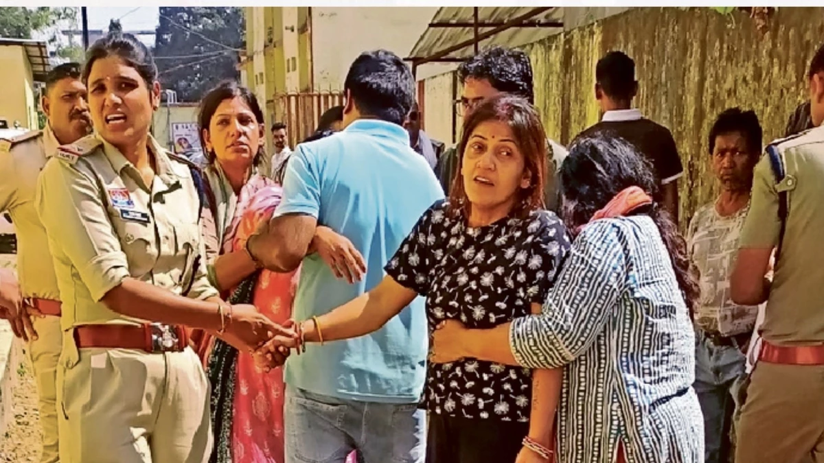 सूरजपुर रेण नदी में डूबने से मरे परिवार के 4 लोगों की उठी अर्थी, मंजर देख अस्पताल में चीख पड़े परिजन