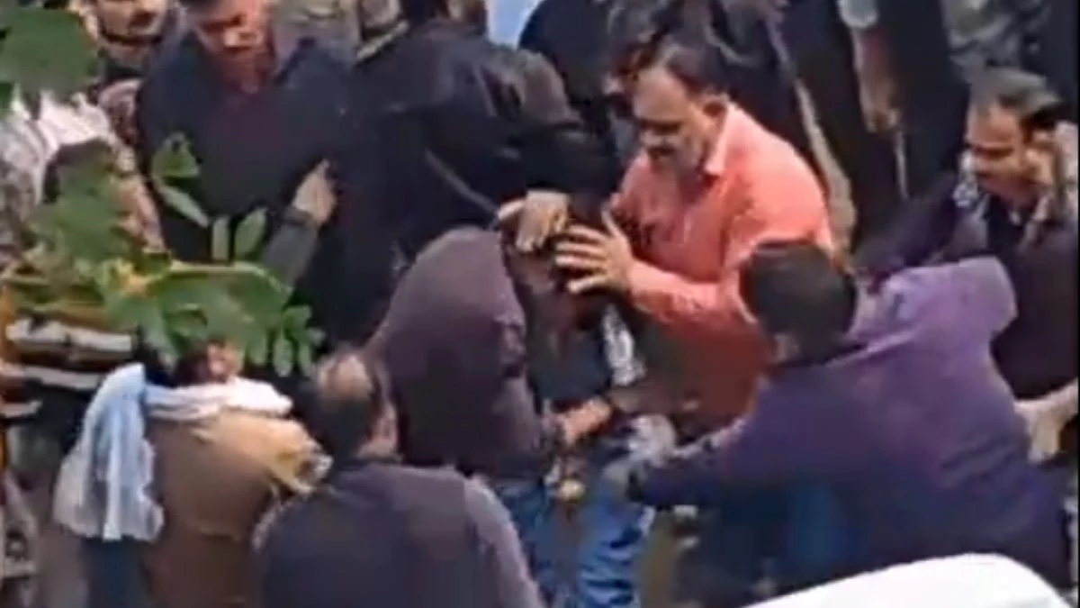 नरसिंहपुर में बजरंग दल कार्यकर्ता की पिटाई पर बवाल, पूरे क्षेत्र में तनाव का माहौल, पुलिस ने शुरू की जांच
