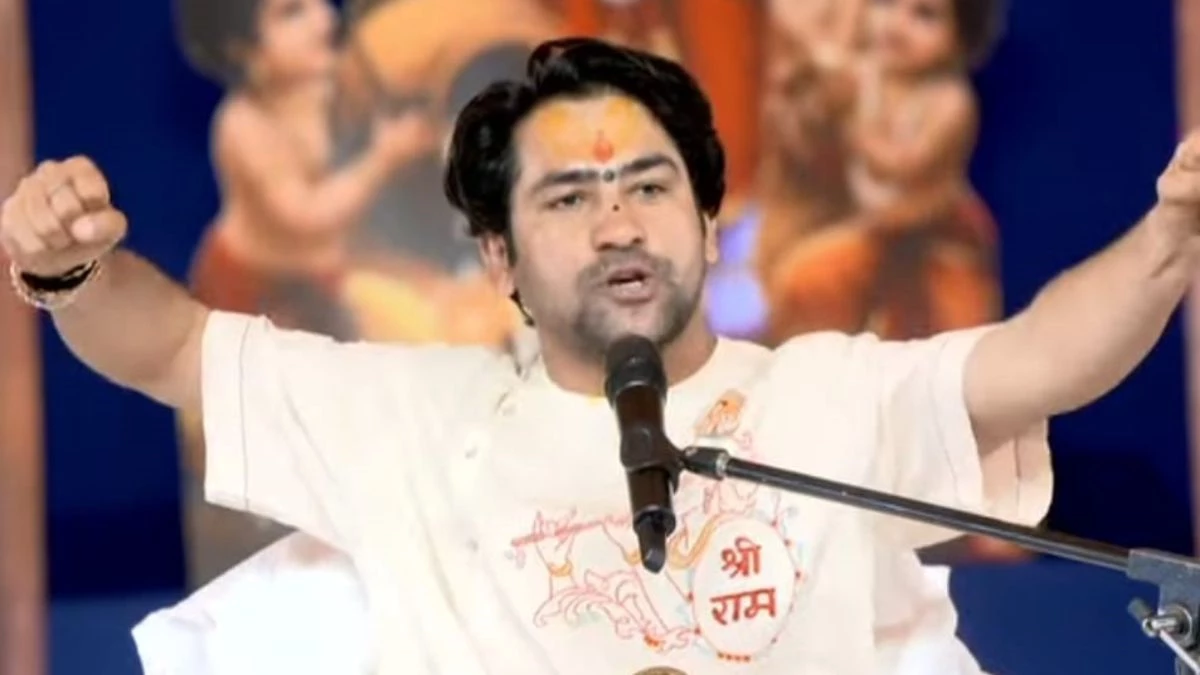 'तू कब्र से उठकर देख ले बाबर, मंदिर वहीं बनाया है', अयोध्या में धर्म ध्वजा पर बोले धीरेंद्र शास्त्री