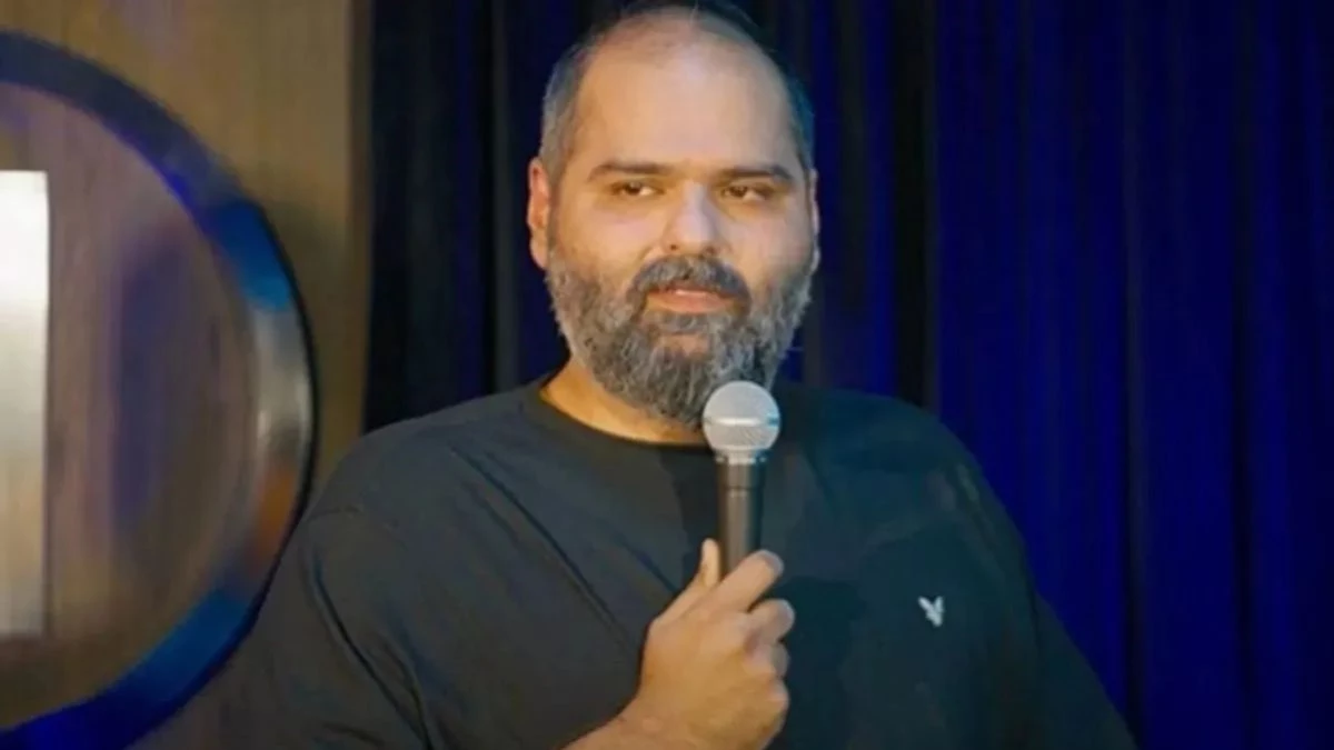 बुरे फंसे कॉमेडियन कुणाल कामरा, 'RSS' की टीशर्ट पर भड़की भाजपा, नतीजे भुगतने की दी चेतावनी