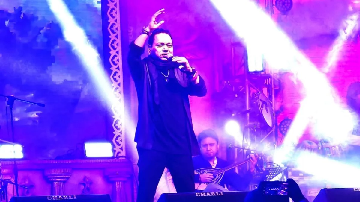 मेरे फैंस से कुछ मत कहो भाई... ग्वालियर में कैलाश खेर के कॉन्सर्ट बैरिकेड मचा हंगामा, सिंगर ने ऐसे संभाली स्थिति