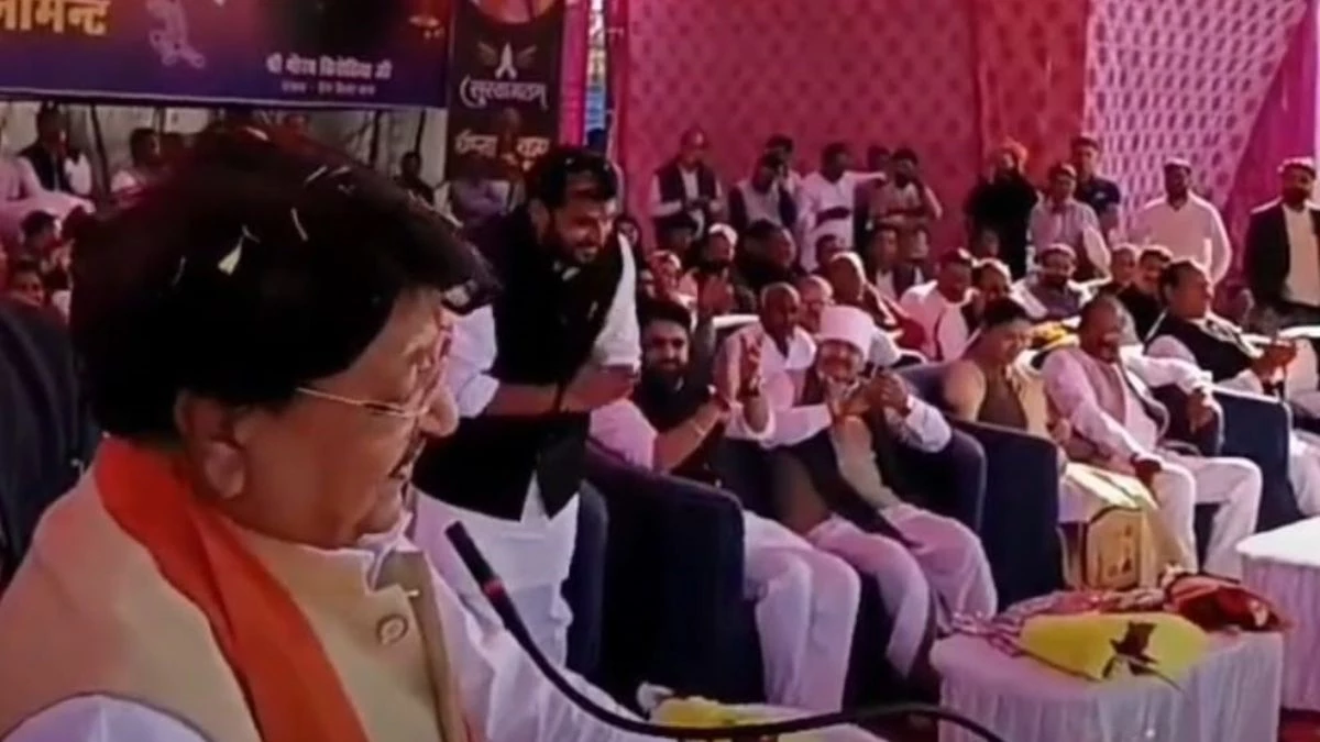 'मंदिर बनते-बनते मकबरा बना ताजमहल...', कैलाश विजयवर्गीय के बयान से मचा सियासी बवाल, BJP अध्यक्ष पर भी की टिप्पणी