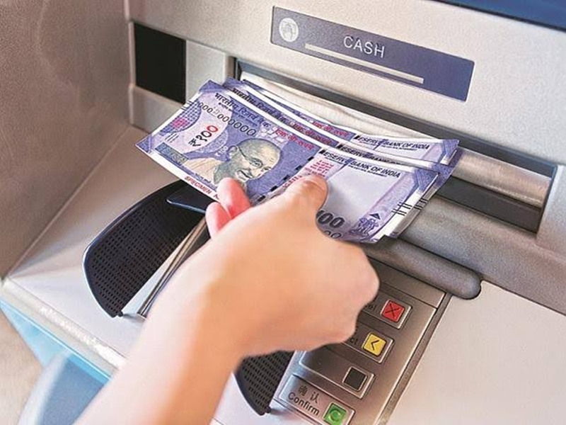 Withdraw cash from ATM without debit card SBI and ICICI banks are providing  services - अब बगैर ATM कार्ड निकालिए पैसा SBI और ICICI ने शुरू कर दी सेवाएं