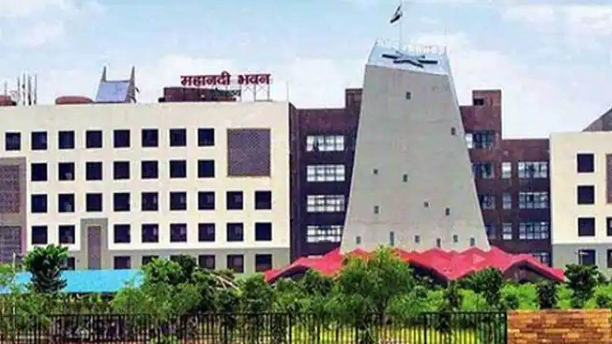 CG Transfer News: छत्तीसगढ़ में फिर बड़ी प्रशासनिक सर्जरी, बदले गए कई जिलों के संयुक्त, अपर और डिप्‍टी कलेक्‍टर