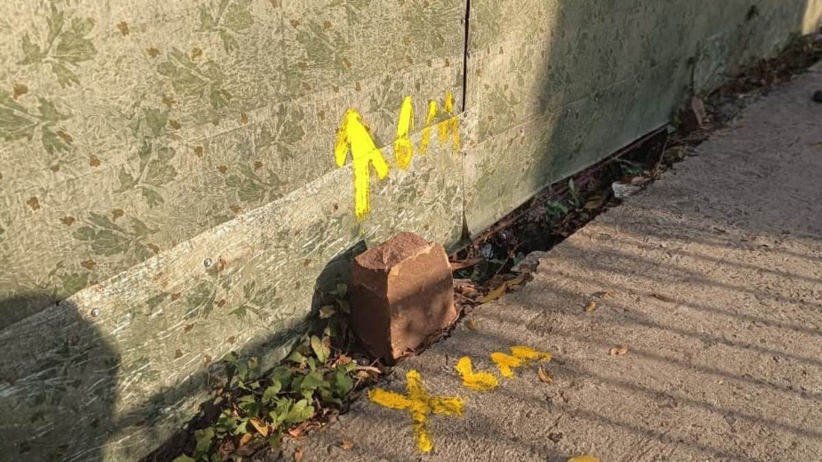 खानूगांव में बड़ा तालाब का सीमांकन, रसूखदारों के बंगलों और मैरिज गार्डन पर चले पीले निशान