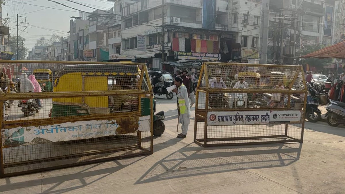 इंदौर के सीतलामाता बाजार में नए यातायात नियम लागू, दुकानदारों पर भी पार्किंग प्रतिबंध; ठेले और ई-रिक्शा प्रवेश पर रोक