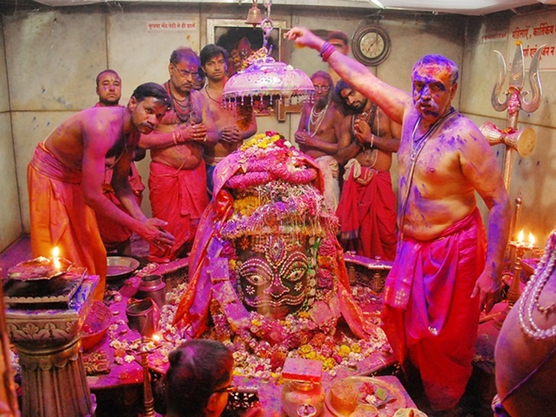 महाकाल मंदिर में होली उत्सव