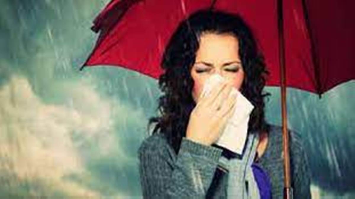 Health Tips: गर्मी और बारिश में संक्रमण से बचें