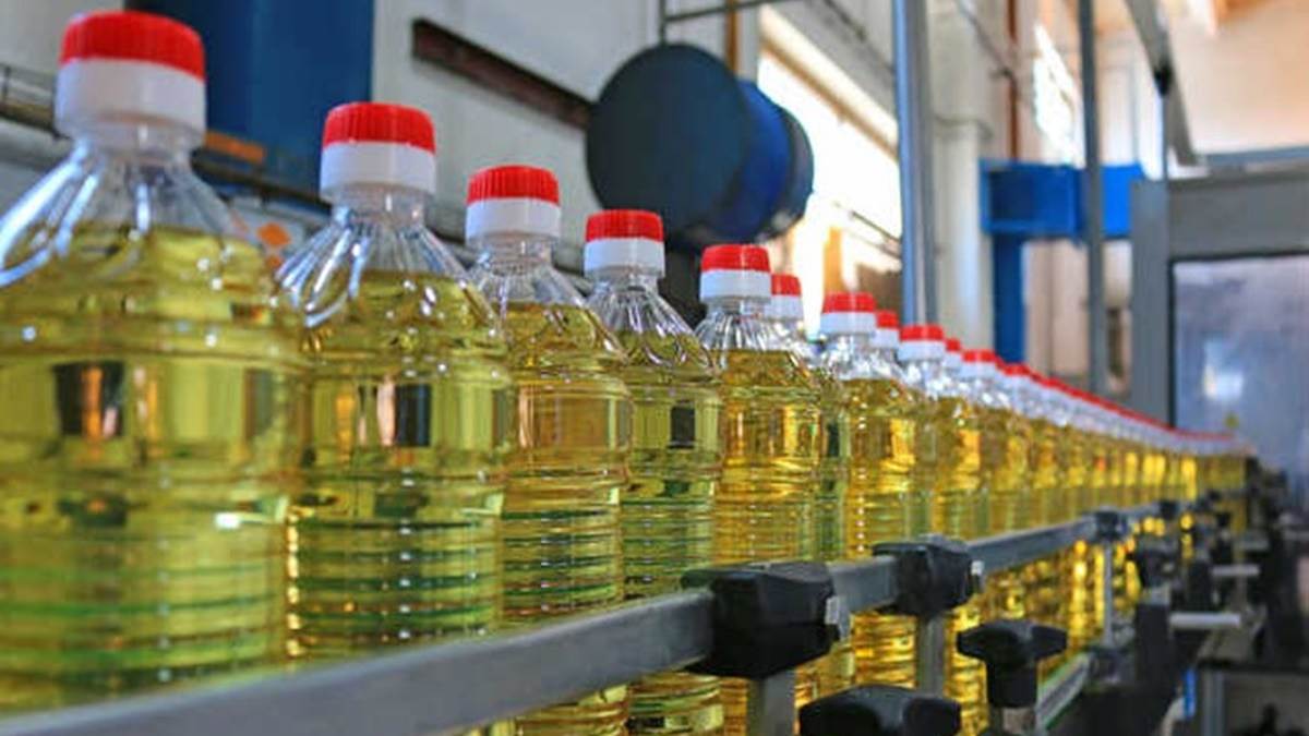 Edible Oil Price in Indore: कमजोर मांग से मूंगफली तेल 20 रुपये घटा, 1620 रुपये बिका