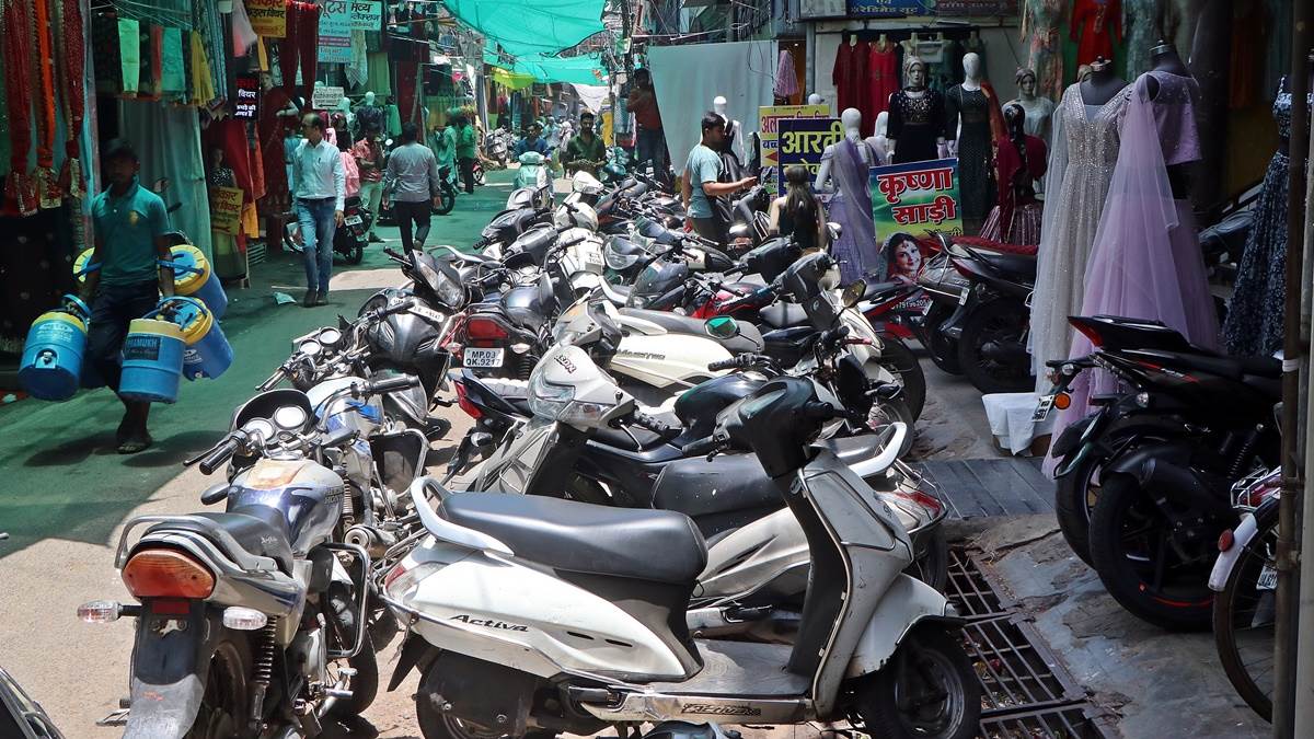 Footpath Campaign Indore: इंदौर के फुटपाथों को कब्जा मुक्त करने के लिए निगम चलाएगा महाअभियान