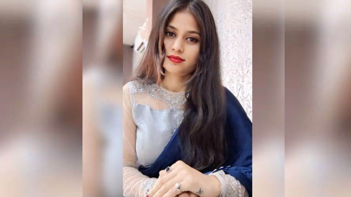 Live-in में रहने वाली युवती की फांसी पर लटकी मिली लाश, बागेश्वर धाम गए प्रेमी का बंद आ रहा फोन