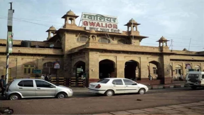 ग्वालियर रेलवे स्टेशन के री-डेवलपमेंट में दिव्यांग सुविधाओं पर उठे सवाल, रैंप नहीं होने पर आयुक्त सख्त