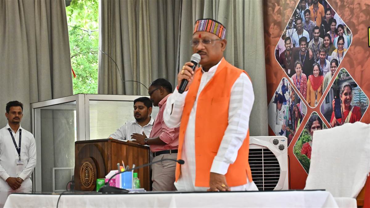 Jandarshan में आयुषी ने लगाई गुहार, बोली- IAS बनकर करना चाहती हूं देश सेवा, सीएम साय ने कहा- नहीं आएगी कोई बाधा