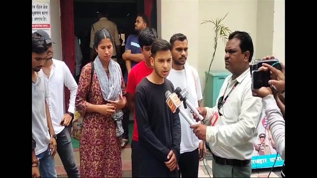 Bilaspur Crime News : कार से कुचल दिया बछड़े को, इतने में मन नहीं भरा तो रिवर्स करके चढ़ा दी गाड़ी