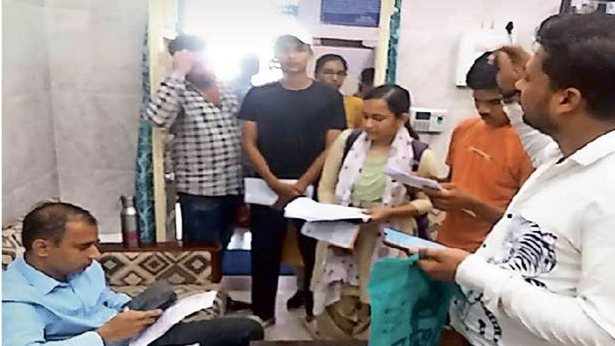 Sagar News: कम्‍प्‍यूटर ऑपरेटर पद के लिए फर्जी नियुक्ति पत्र लेकर जिला अस्पताल पहुंचा युवक, ऐसे पकड़ा गया युवक