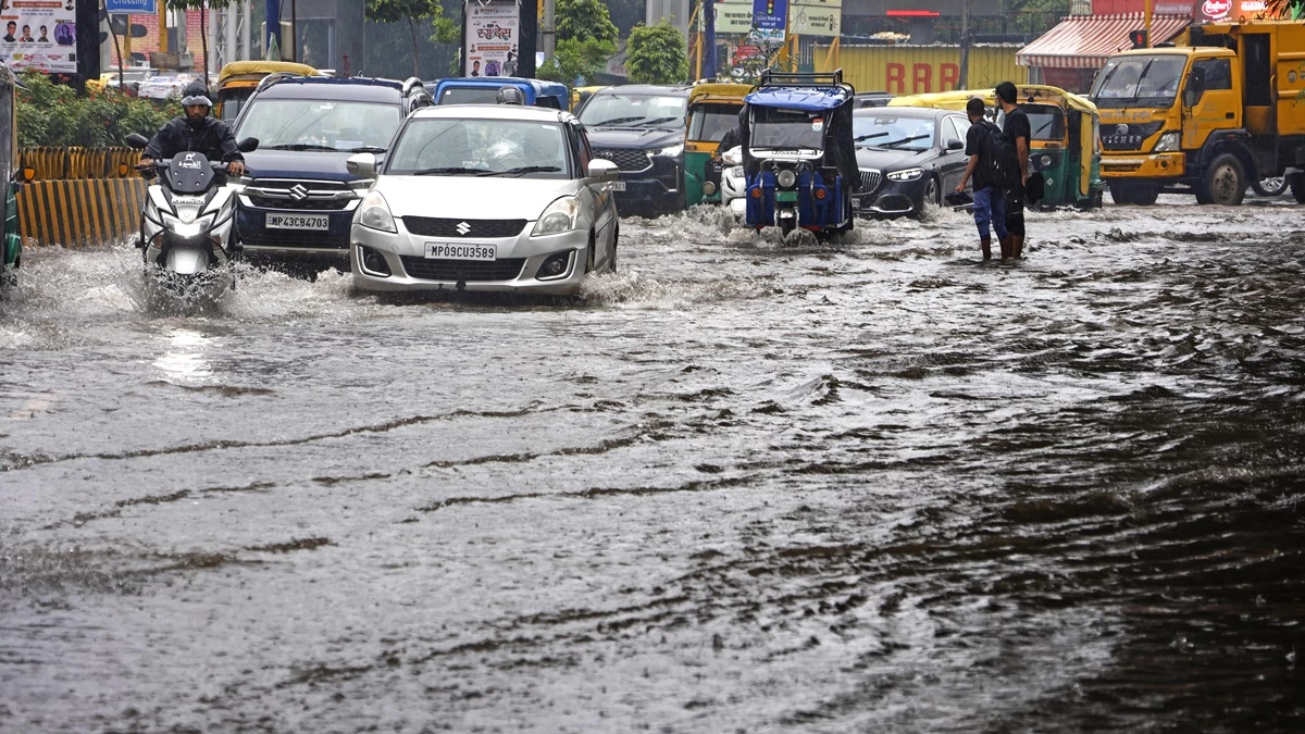 Indore Weather Update: इंदौर में तेज बारिश का ऑरेंज अलर्ट, 7 जिलों में भारी बारिश के आसार