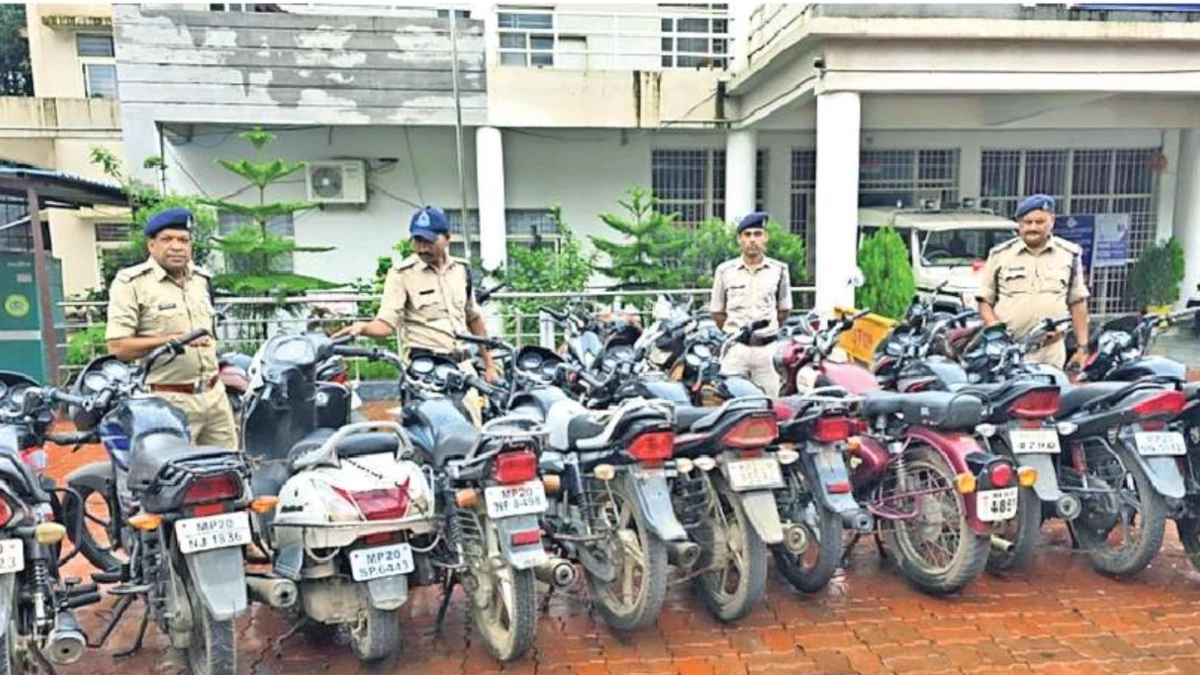 जबलपुर में शातिर वाहन चोर गिरफ्तार, 11 बाइक बरामद, 19 मामलों में पहले से आरोपित
