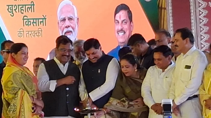 सीएम डॉ. मोहन यादव ने खंडवा में बलराम कृषि महोत्सव का किया शुभारंभ, 82 लाख से ज्यादा किसानों के खातें में ट्रांसफर की राशि