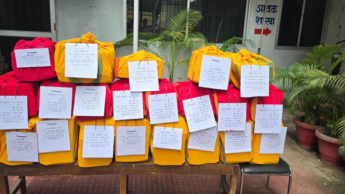 18 साल बाद खुला भ्रष्टाचार का पिटारा! छत्तीसगढ़ मनरेगा घोटाले में पूर्व CEO समेत 8 अफसरों पर बड़ी कार्रवाई