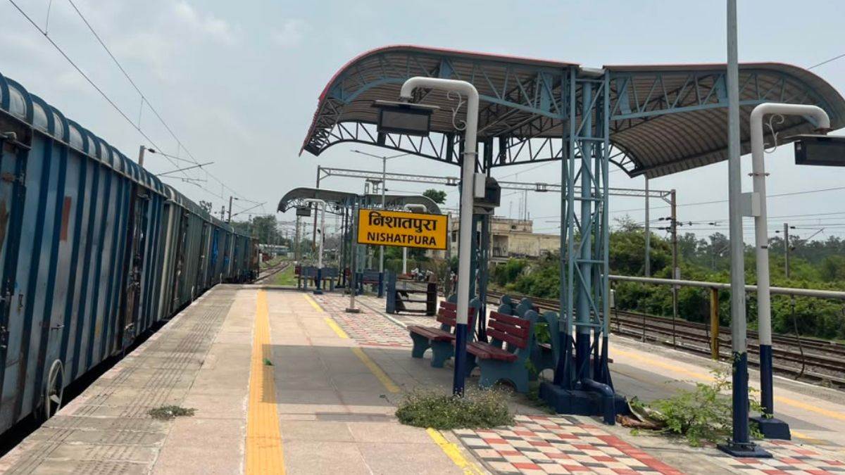शब्दों के फेर में उलझा भोपाल का निशातपुरा स्टेशन: सांसद बोले- 'कल होगा लोकार्पण', रेलवे का दावा- 'सिर्फ ट्रेनों का ठहराव'