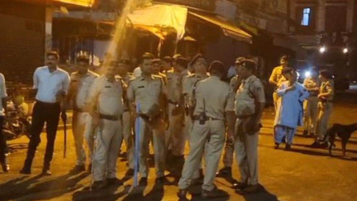 गांजा तस्करी के गढ़ 'इतवारा' में भोपाल पुलिस का बड़ा एक्शन; आधी रात में 300 जवानों ने घेरा इलाका, 70 घरों में दी दबिश
