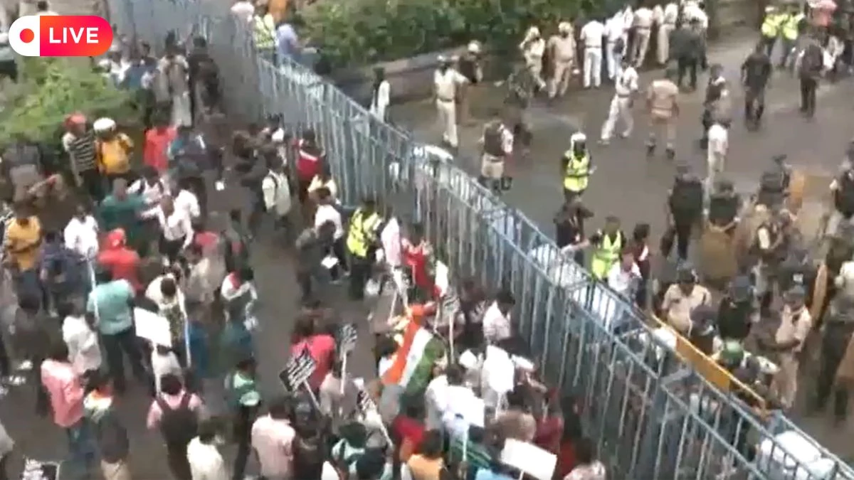 Nabanna Kolkata Protest: कोलकाता में ‘नबन्ना प्रोटेस्ट’ के दौरान हिंसा… प्रदर्शनकारियों ने तोड़े बेरिकेड्स, पुलिस ने चलाई लाठियां, छोड़ी आंसू गैस