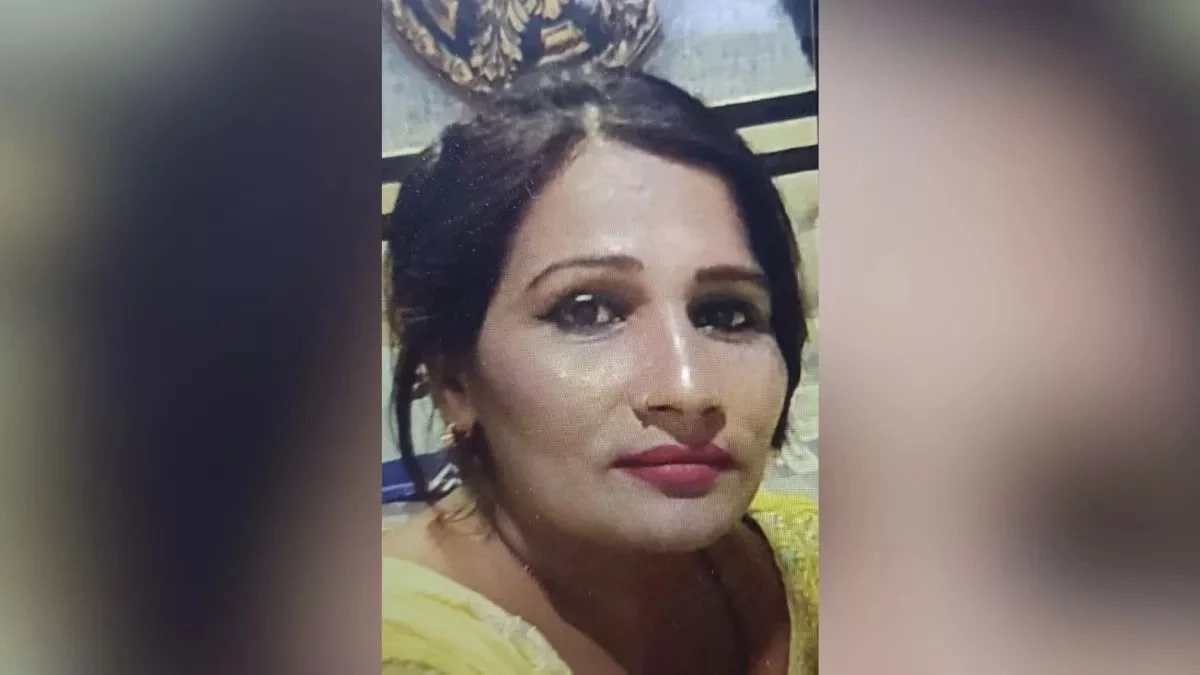 UP News: पति ने मोबाइल तोड़ा...नया फोन न मिलने से नाराज पत्नी ने लगाई फांसी
