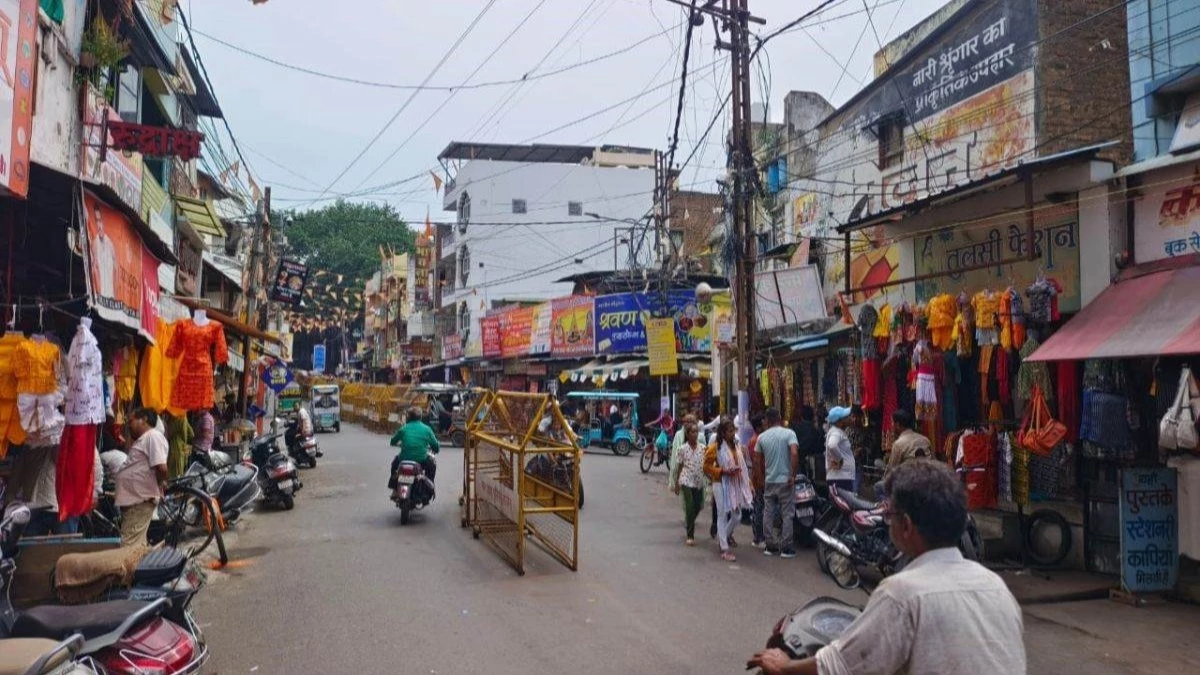 कांवड़ के बाद अब नवरात्र में  दुकानों पर नाम लिखने की मांग तेज, हिंदू जागरण मंच ने सौंपा ज्ञापन