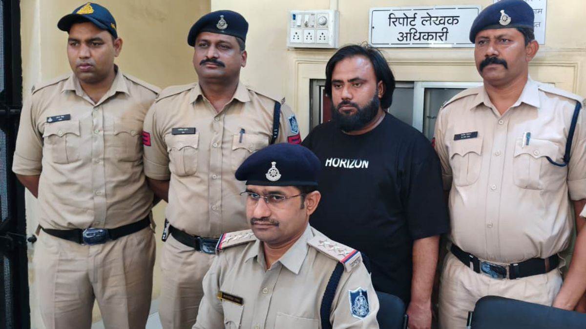 बुरहानपुर में फिल्मी अंदाज में कार चोरी : शोरूम पहुंचे, टेस्ट ड्राइव ली और रात में गाड़ी चुराकर भाग गए