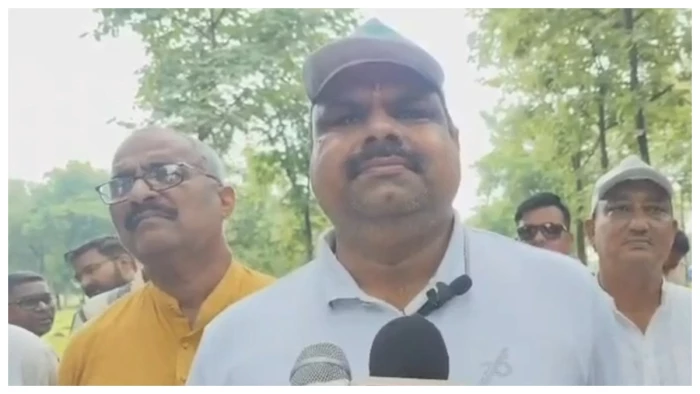 साढ़े चार करोड़ का घोटाला बड़ा नहीं है, शिक्षा मंत्री के इस बयान पर मचा भारी सियासी घमासान