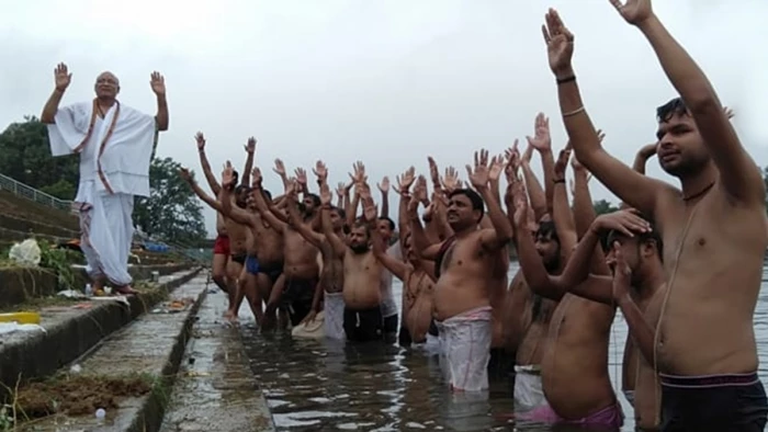 इस बार पूर्णिमा के छह मुहूर्त से कम रहने के कारण दो दिन श्रावणी उपाकर्म, कृष्ण यजुर्वेदी 28 को बदलेंगे यज्ञोपवीत