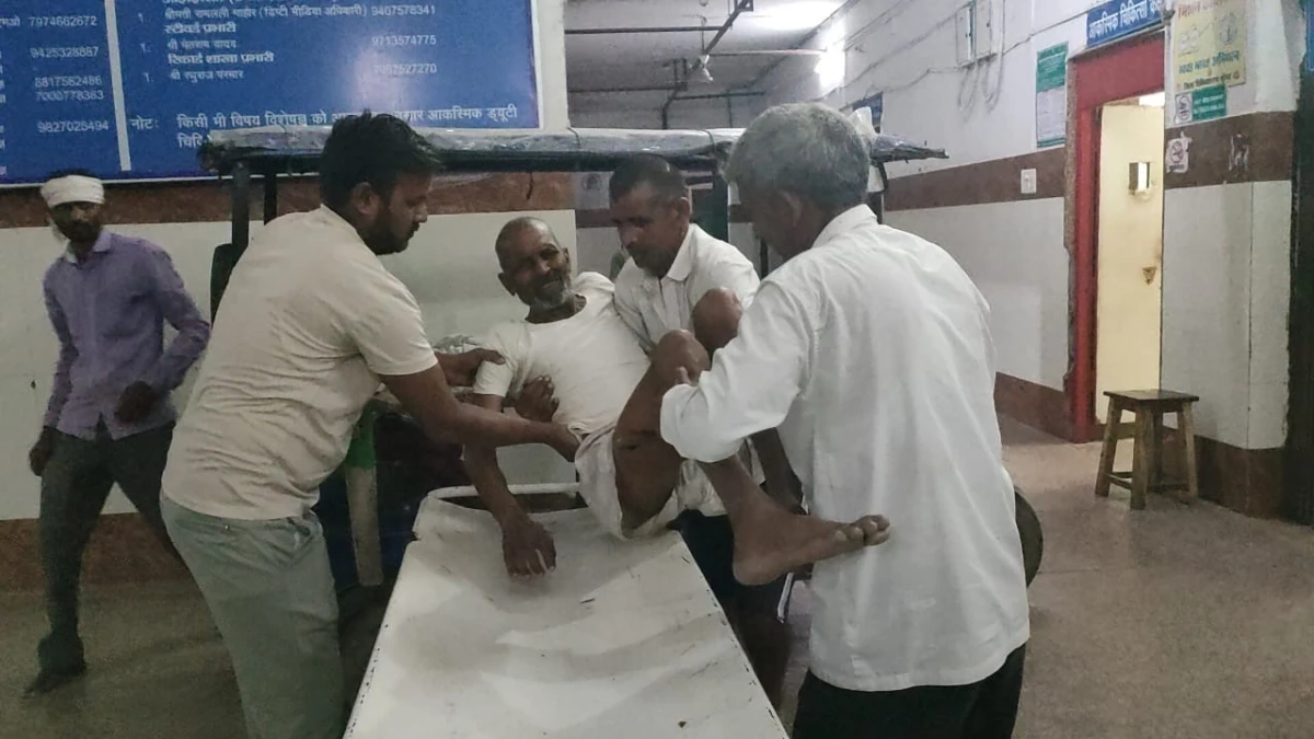 MP News: मुरैना में एंबुलेंस नहीं पहुंची तो खटिया सहित ई-रिक्शा से अस्पताल ले गए मरीज, वीडियो इंटरनेट पर वायरल