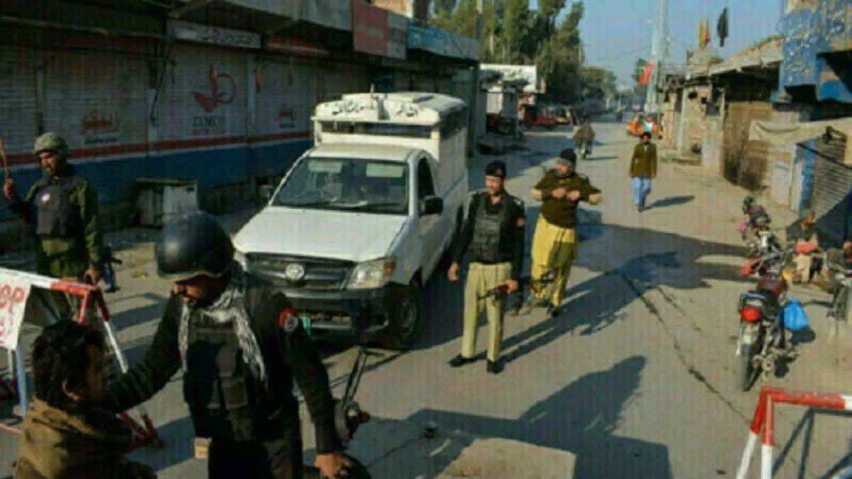 सुरक्षा बलों का खुफिया छापा, गोलीबारी में ढेर हुए 17 तहरीक-ए-तालिबान पाकिस्तान के आतंकवादी, तीन अधिकारी घायल